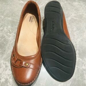 Clarks Collection Shoes Womens SZ 11M Brown Leather Slip On Career Loafers $159